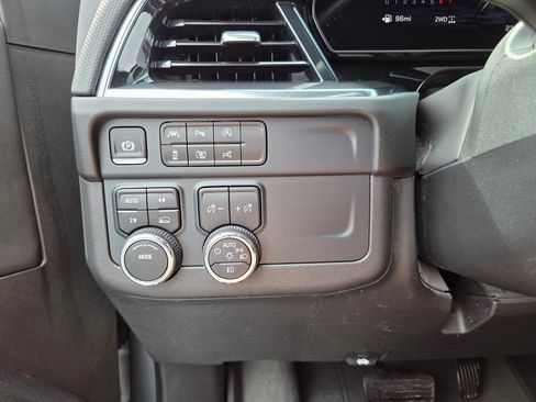 Used 2025 Chevrolet Suburban RST w/ Comfort Package AWD/4WD image 29