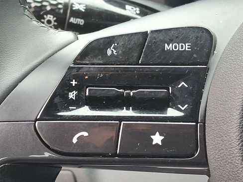 Certified 2025 Hyundai Elantra Sport image 21