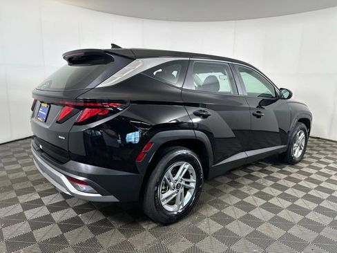 Certified 2025 Hyundai Tucson SE image 3