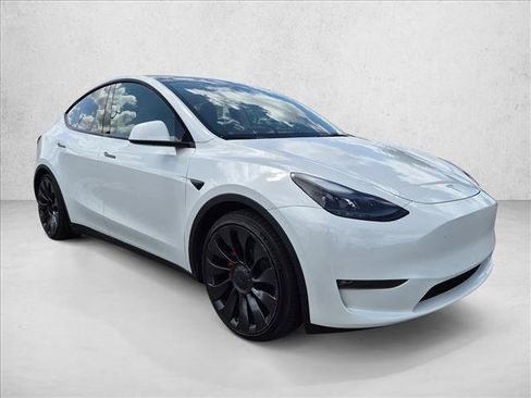 Used 2023 Tesla Model Y Performance AWD/4WD image 3