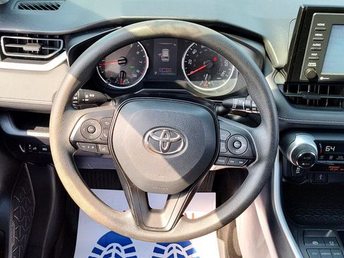 Used 2020 Toyota RAV4 XLE image 18