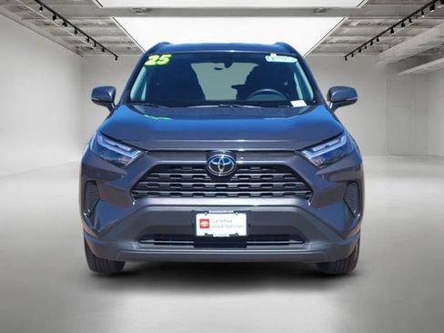 Used 2025 Toyota RAV4 XLE FWD image 9