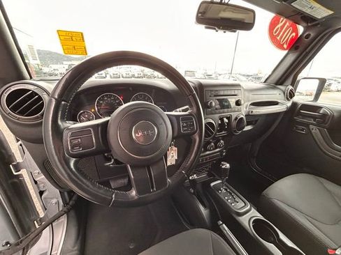 Used 2018 Jeep Wrangler Unlimited Sport S AWD/4WD image 19