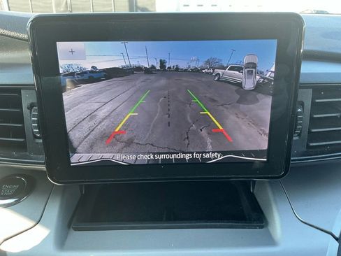 Used 2022 Ford Explorer XLT image 26