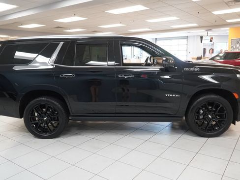 Used 2022 Chevrolet Tahoe High Country w/ Premium Package AWD/4WD image 16