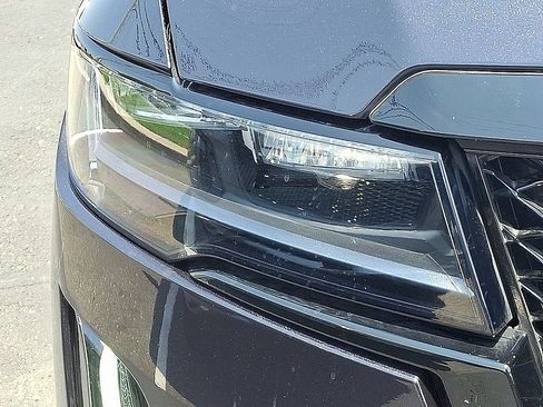 Certified 2024 Cadillac Escalade ESV Sport Platinum AWD/4WD image 9