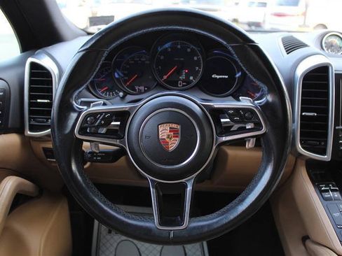 Used 2016 Porsche Cayenne w/ Premium Package AWD/4WD image 14