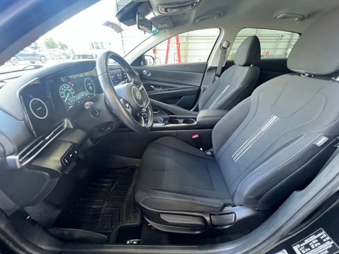 Used 2022 Hyundai Elantra SEL w/ Convenience Package image 10