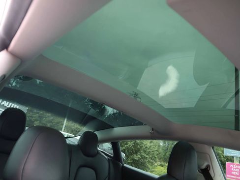 Used 2022 Tesla Model 3 RWD image 6
