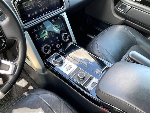 Used 2022 Land Rover Range Rover Westminster Edition image 16
