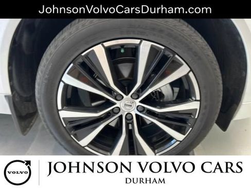 Used 2023 Volvo XC60 B5 Plus w/ Climate Package AWD/4WD image 3