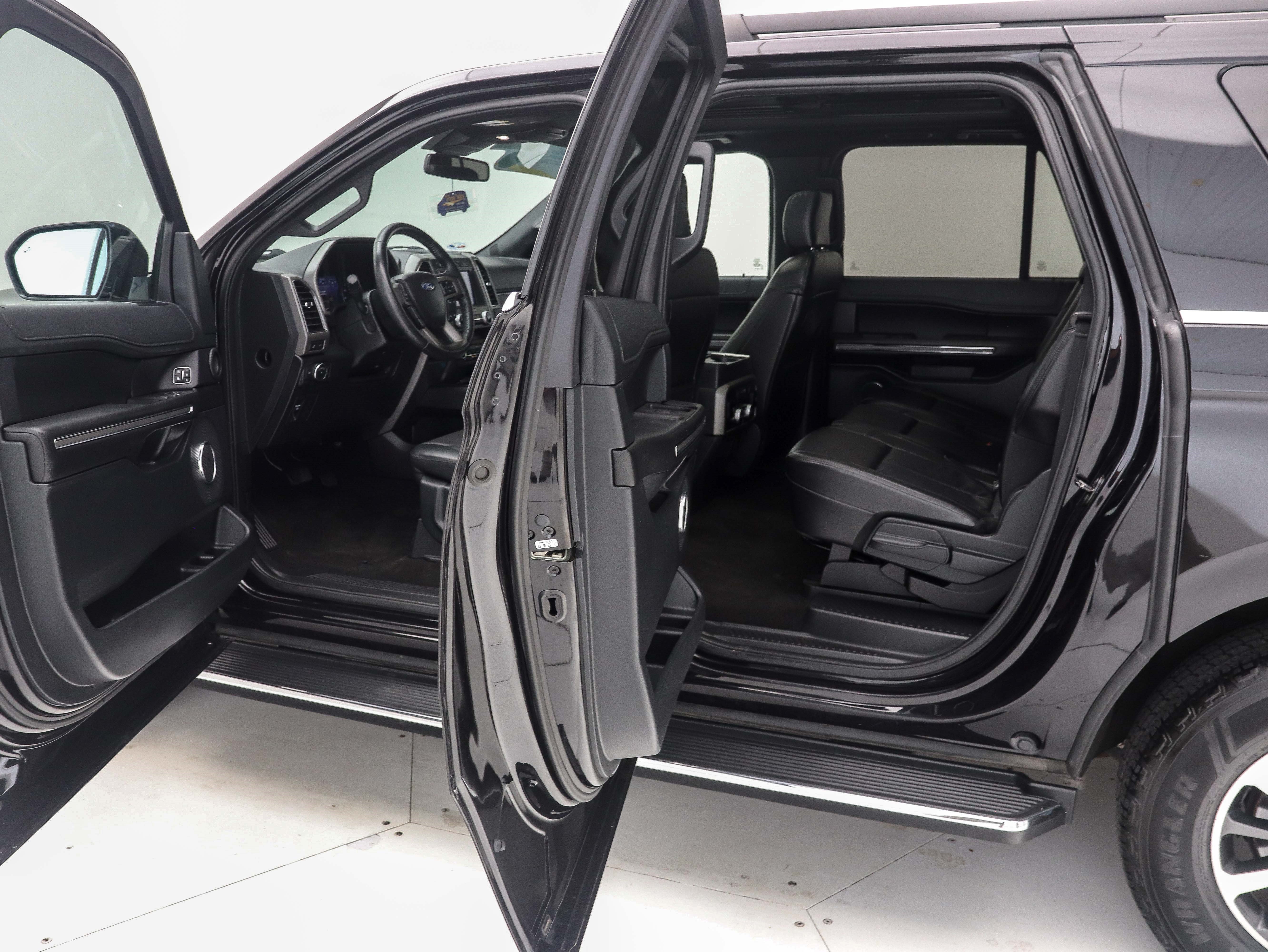 Used 2020 Ford Expedition Max XLT w/ Equipment Group 202A AWD/4WD image 21