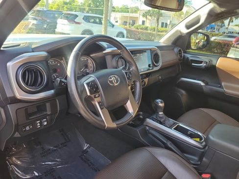 Used 2017 Toyota Tacoma Limited w/ Tow Package RWD image 16