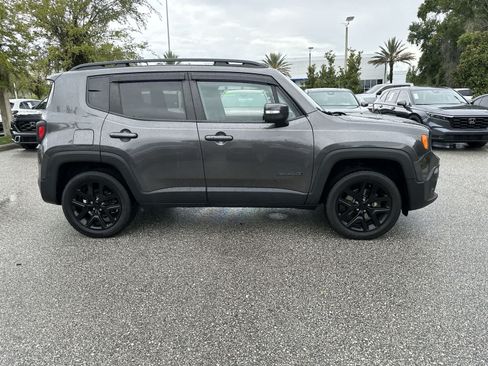 Used 2018 Jeep Renegade Altitude AWD/4WD image 7