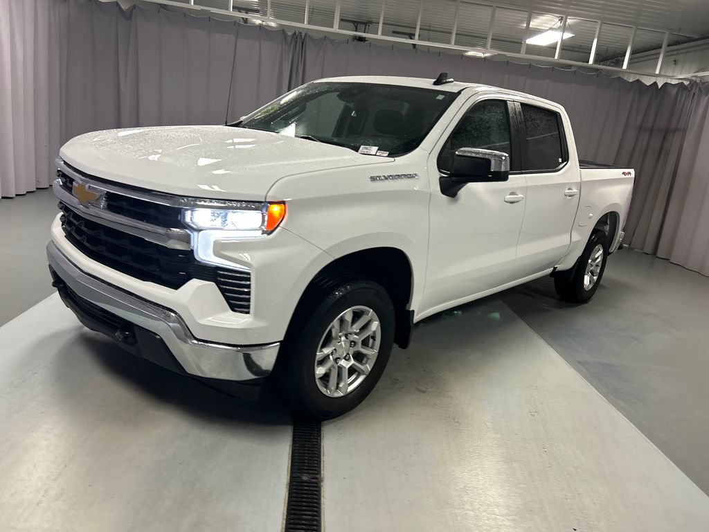 Used 2023 Chevrolet Silverado 1500 LT AWD/4WD image 3