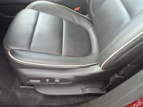 Used 2023 Chevrolet Traverse Premier image 7
