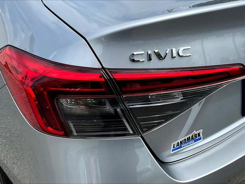 Used 2023 Honda Civic Touring image 32