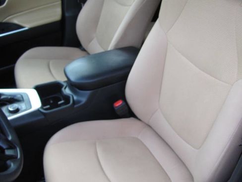 Used 2024 Toyota RAV4 LE image 24