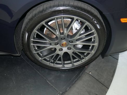 Certified 2023 Porsche Panamera 4 Platinum Edition AWD/4WD image 17