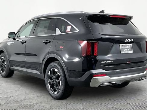 Certified 2026 Kia Sorento S FWD image 3