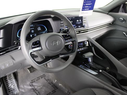 Used 2026 Hyundai Elantra Sport image 18