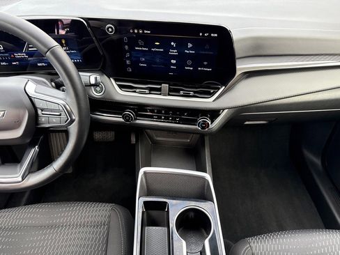 Used 2025 Chevrolet Equinox LT image 20