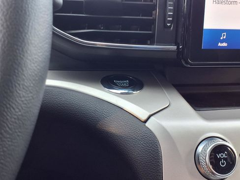 Used 2023 Ford Explorer XLT w/ Equipment Group 202A AWD/4WD image 15