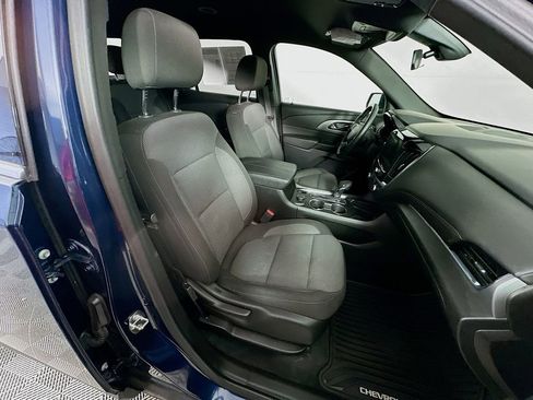Used 2023 Chevrolet Traverse LT image 38
