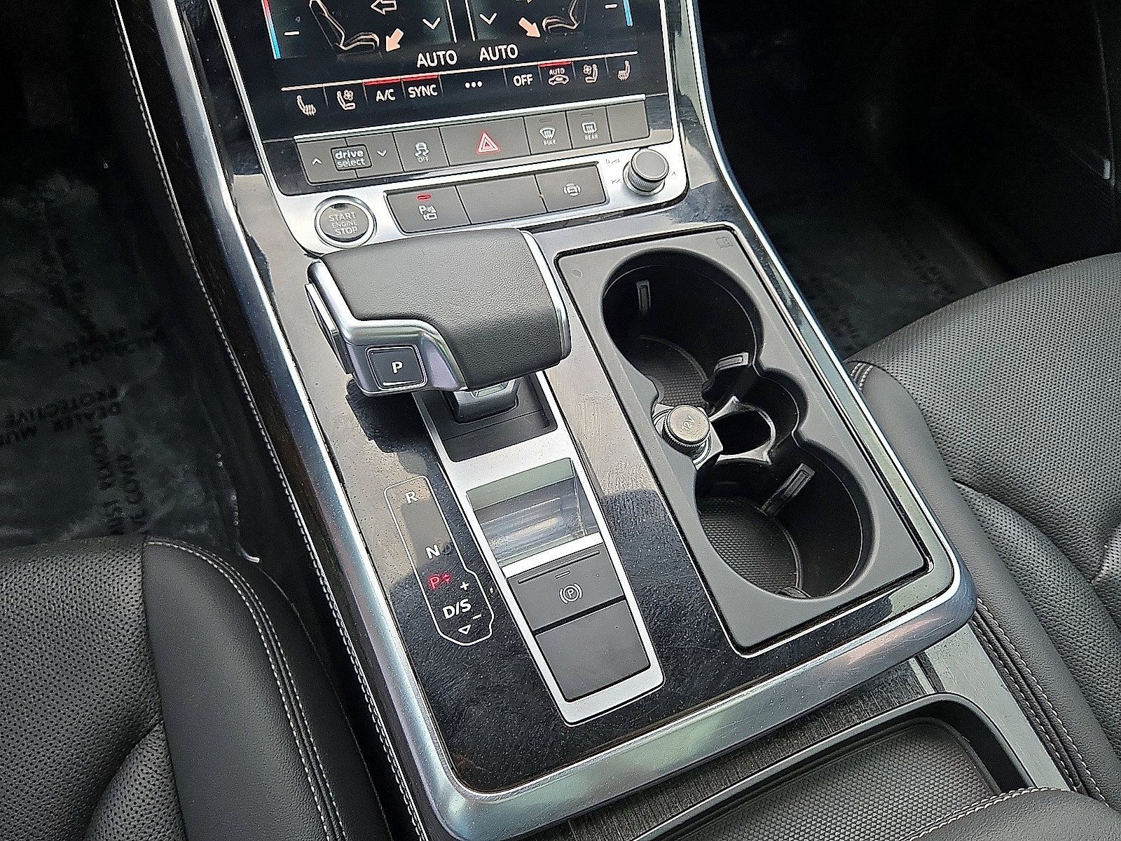 Used 2025 Audi Q7 2.0T Premium Plus w/ Premium Plus Package AWD/4WD image 30