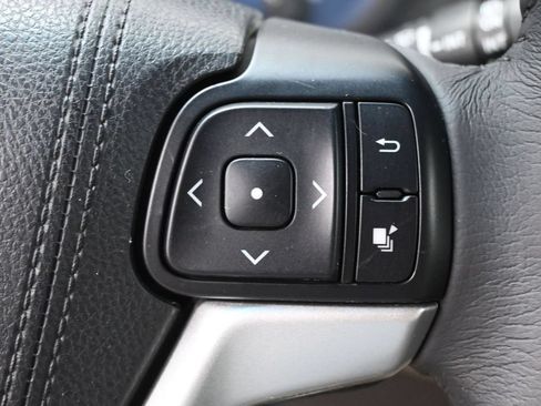 Certified 2017 Toyota Sienna XLE w/ XLE Navigation Package FWD image 17