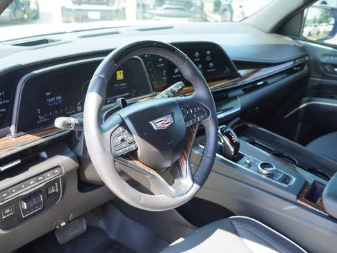 Used 2023 Cadillac Escalade ESV Premium Luxury w/ Performance Package AWD/4WD image 20