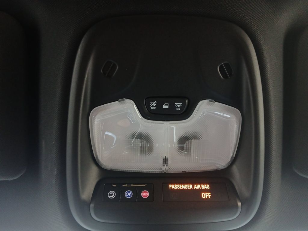 Used 2024 Chevrolet Colorado LT w/ LT Convenience Package RWD image 7