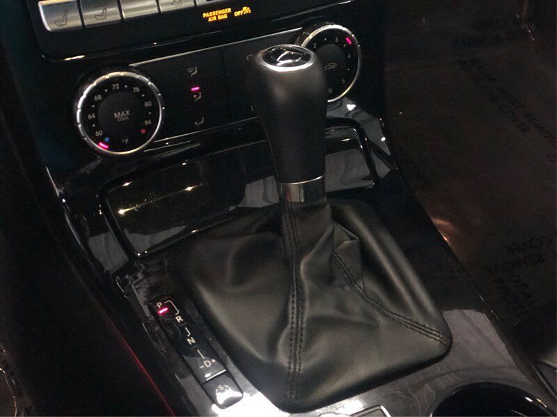 Used 2015 Mercedes-Benz SLK 350 image 22
