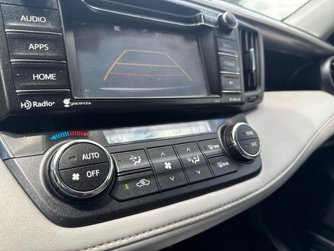 Used 2018 Toyota RAV4 XLE AWD/4WD image 36