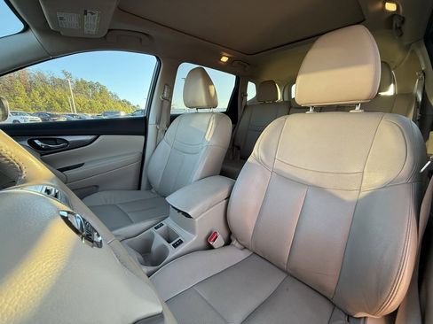 Used 2014 Nissan Rogue SL w/ SL Premium Package image 22