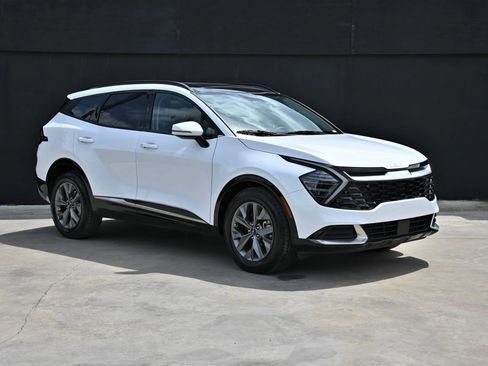 Used 2025 Kia Sportage EX w/ Premium Package image 1