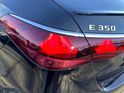 Used 2025 Mercedes-Benz E 350 4MATIC Sedan image 25