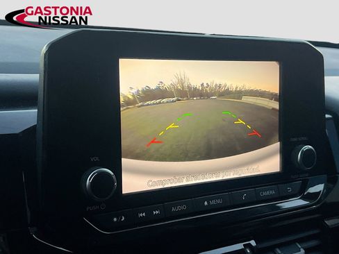 Used 2024 Nissan Pathfinder SV image 17