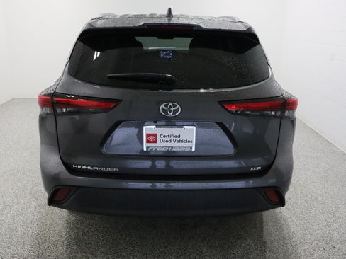Used 2021 Toyota Highlander XLE FWD image 8