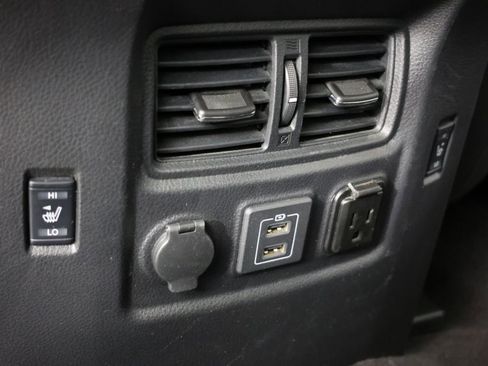 Used 2023 Nissan Titan PRO-4X w/ Pro-4x Convenience Package image 33