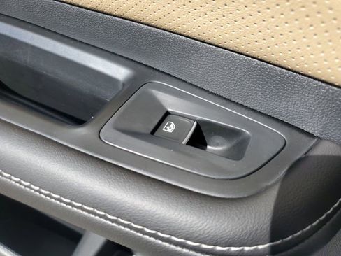 New 2026 Volkswagen Atlas Cross Sport SE FWD image 13