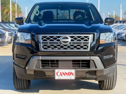 Used 2022 Nissan Frontier SV image 4