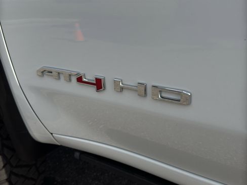 Used 2023 GMC Sierra 2500 AT4 w/ Gooseneck/5TH Wheel Package image 6