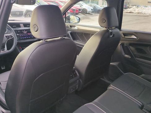 Used 2022 Volkswagen Tiguan SEL R-Line image 16