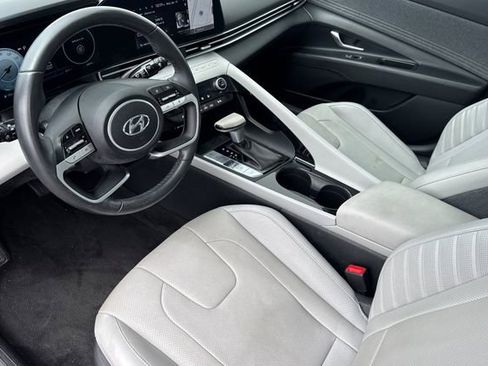 Used 2023 Hyundai Elantra Limited FWD image 10