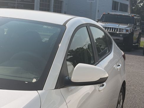 Used 2020 Hyundai Elantra SE w/ Cargo Package (C1) FWD image 10