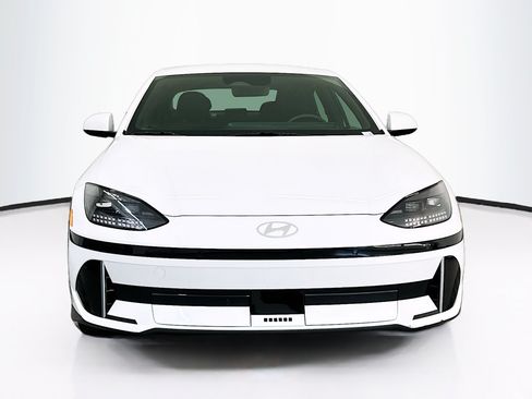 Used 2024 Hyundai Ioniq 6 SE AWD/4WD image 2
