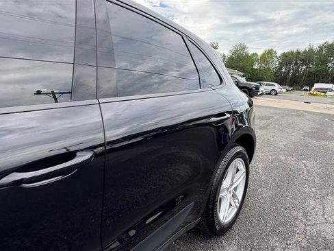 Used 2020 Porsche Macan w/ Premium Package Plus AWD/4WD image 12