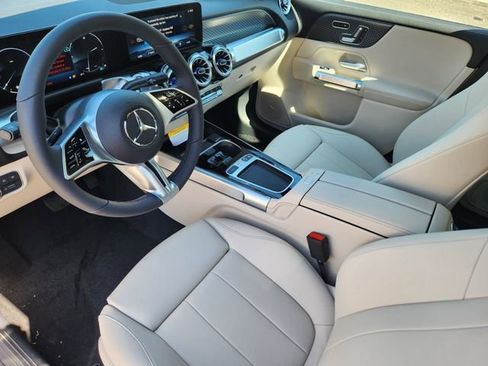 Used 2026 Mercedes-Benz GLB 250 4MATIC image 7