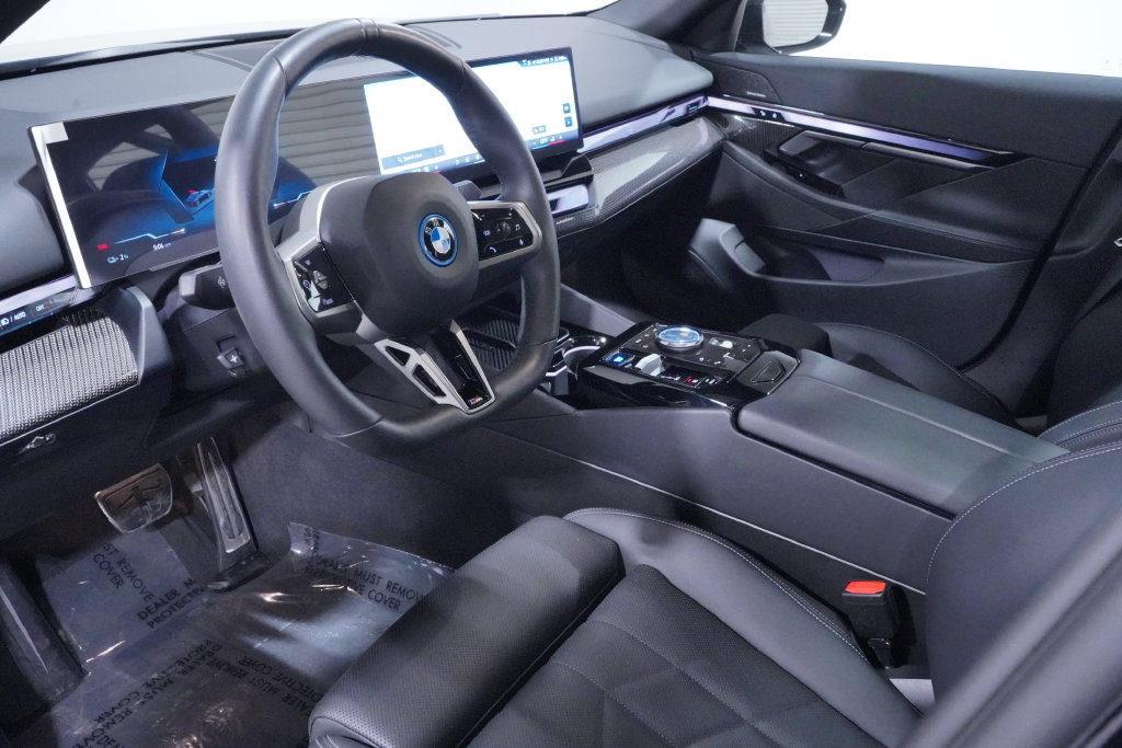 Used 2026 BMW i5 eDrive40 w/ M Sport Package RWD image 6